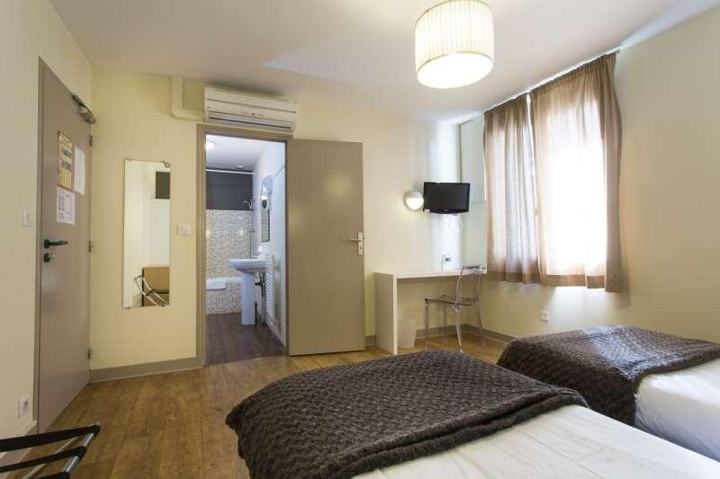 Brit Hotel Du Parc Niort Centre-Parking Gratuit Bilik gambar