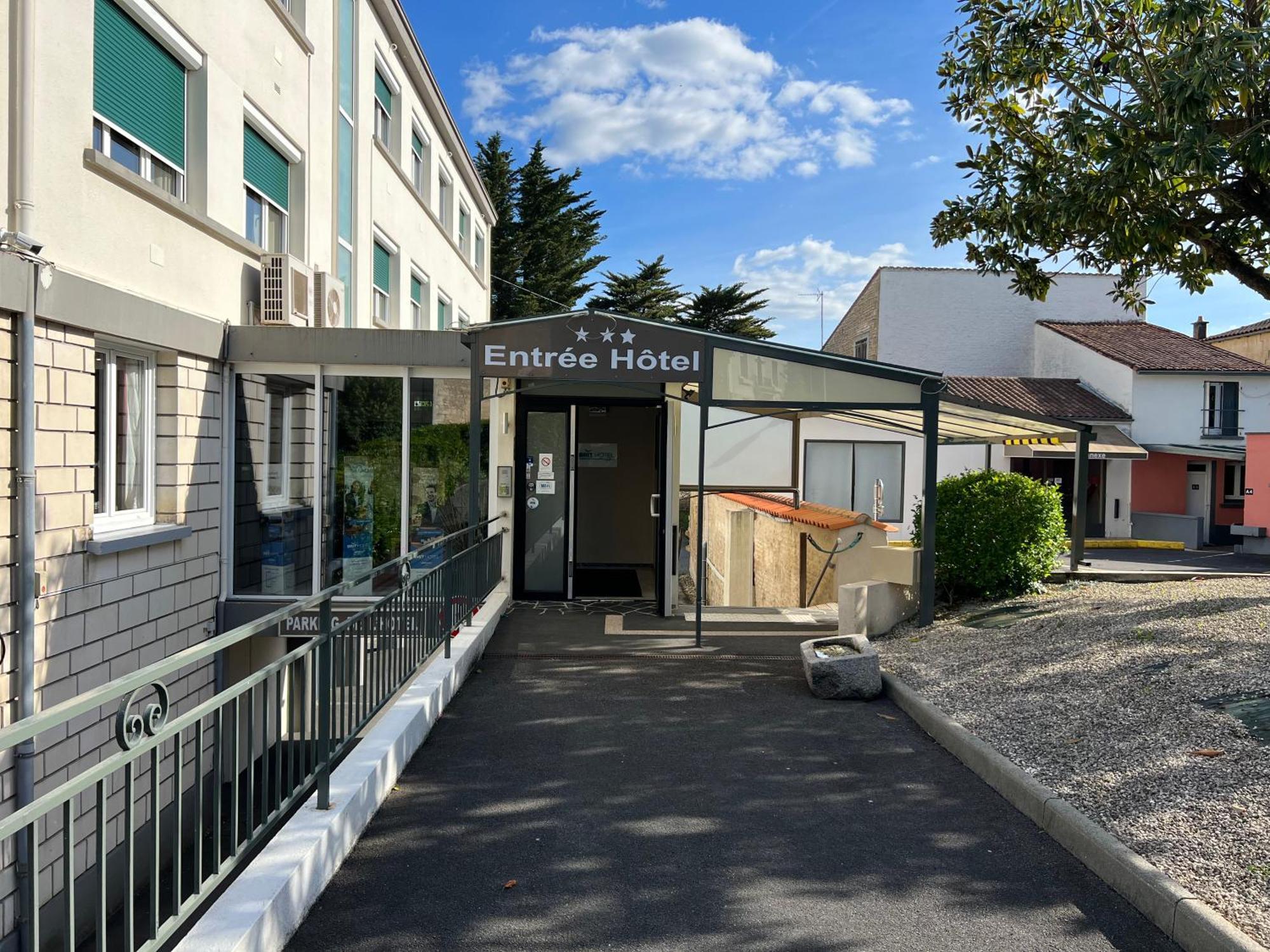 Brit Hotel Du Parc Niort Centre-Parking Gratuit Luaran gambar