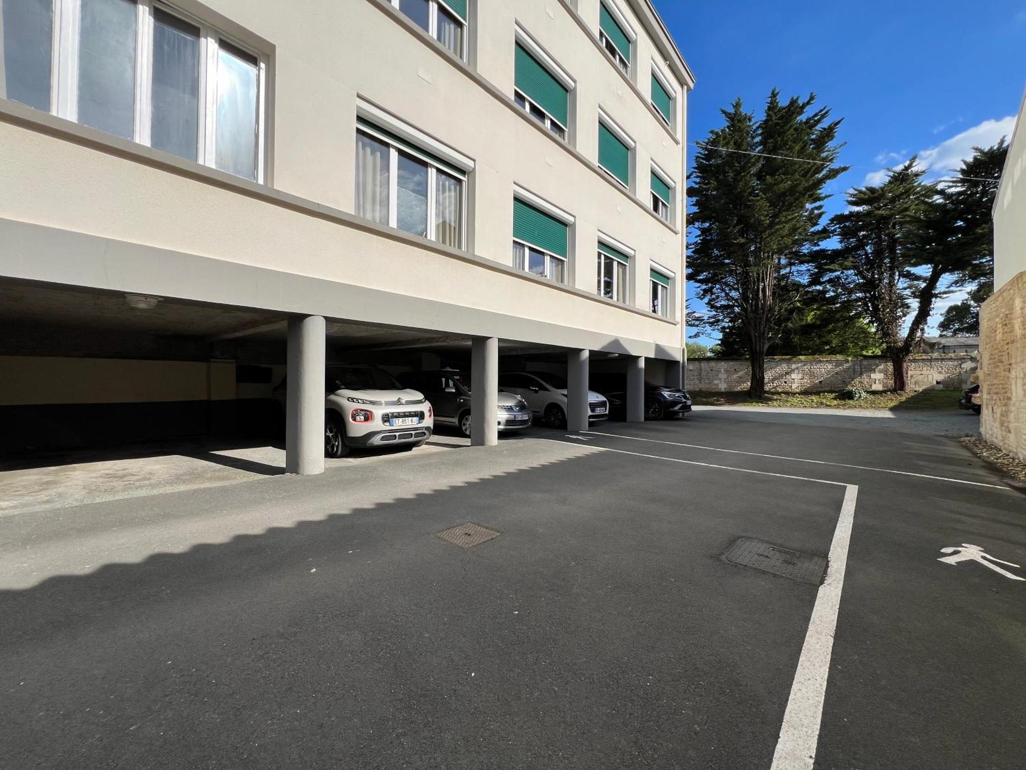 Brit Hotel Du Parc Niort Centre-Parking Gratuit Luaran gambar