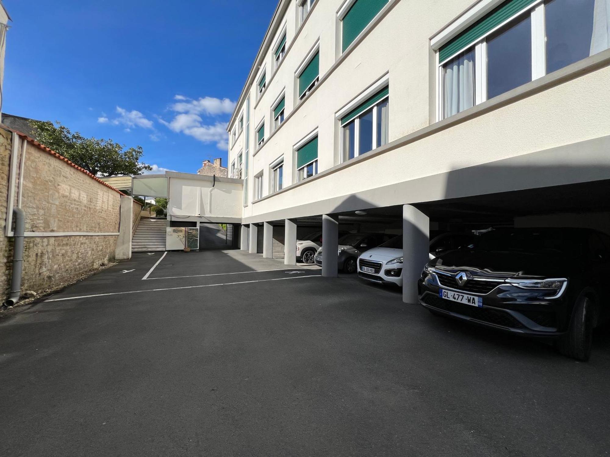 Brit Hotel Du Parc Niort Centre-Parking Gratuit Luaran gambar