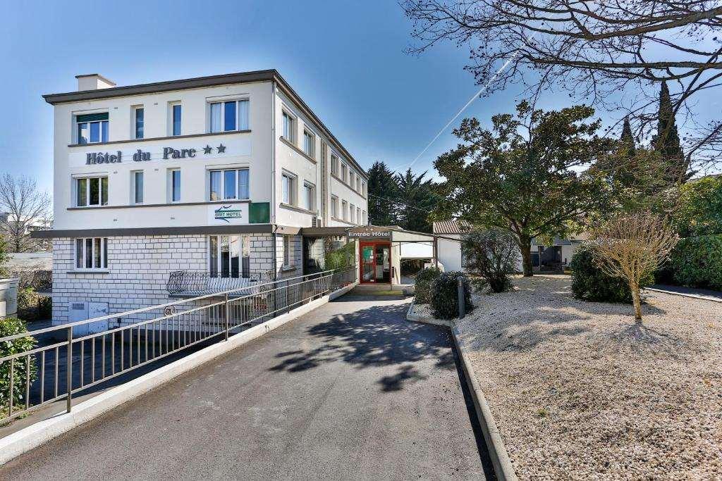Brit Hotel Du Parc Niort Centre-Parking Gratuit Luaran gambar