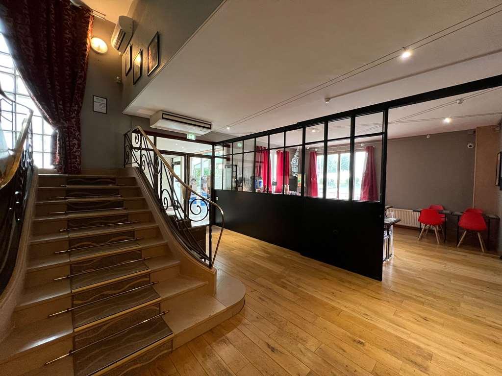Brit Hotel Du Parc Niort Centre-Parking Gratuit Dalaman gambar