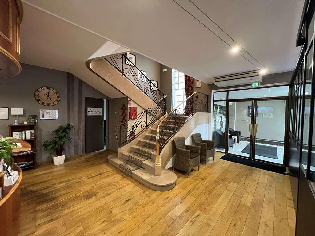 Brit Hotel Du Parc Niort Centre-Parking Gratuit Dalaman gambar