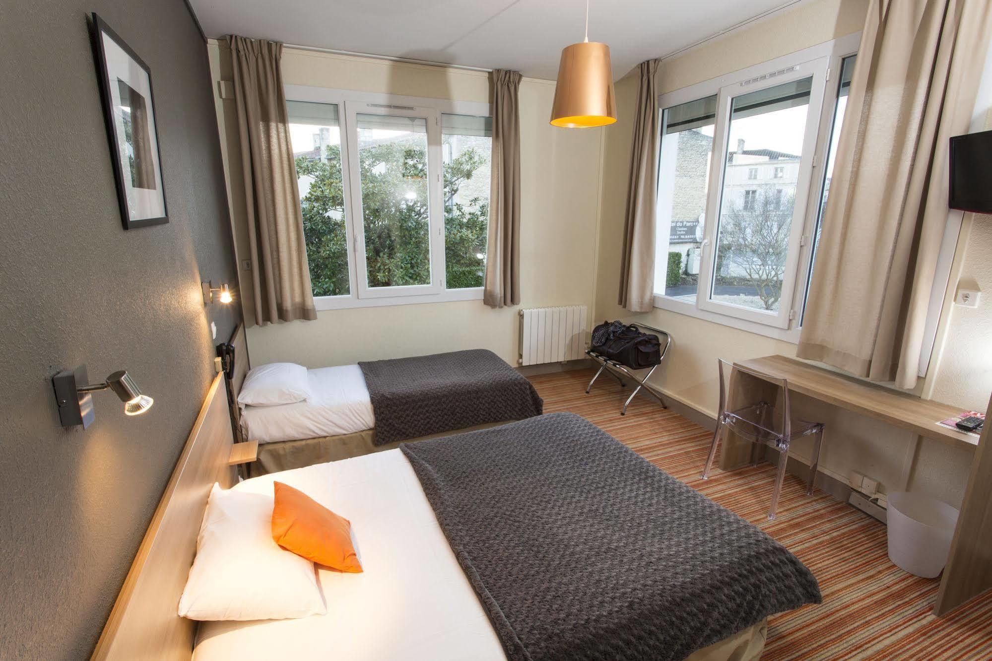 Brit Hotel Du Parc Niort Centre-Parking Gratuit Luaran gambar